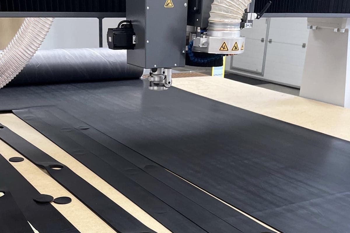 Výroba plochého těsnění - CNC ploter